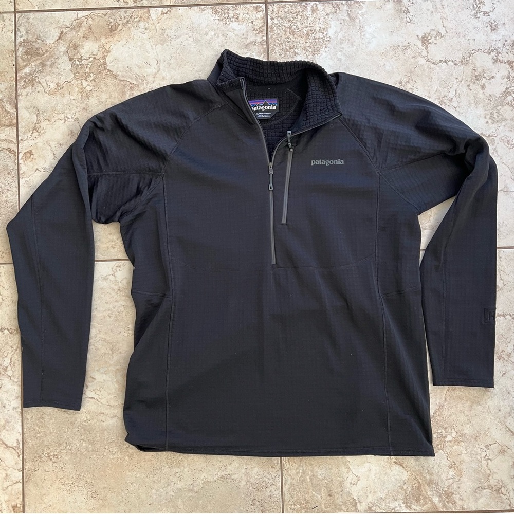 Patagonia Men's Black Pullover half zip